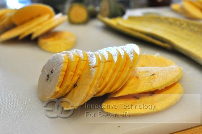 cutting plantain chips