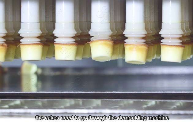 automatic cake demoulding machine